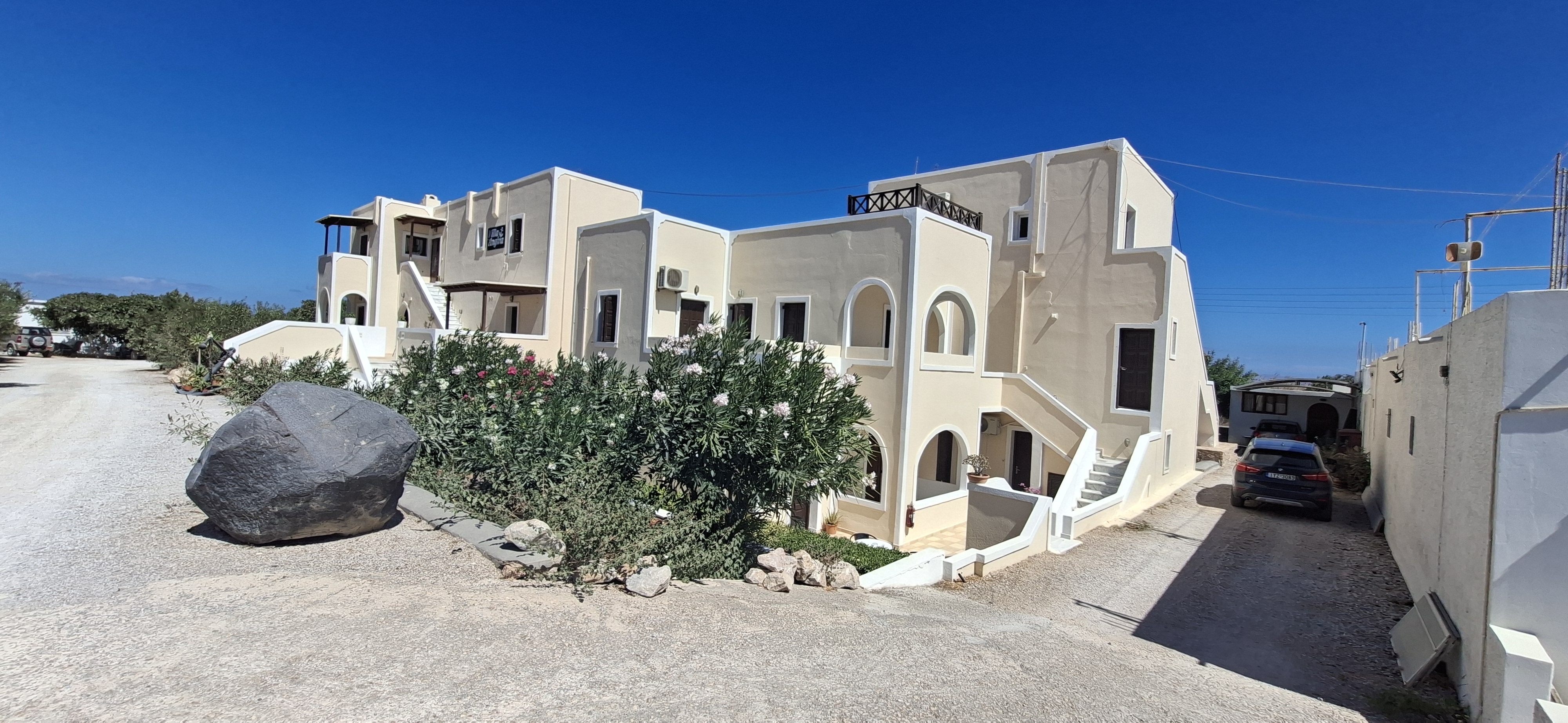 hotel villa Angira in Kamari - Santorini